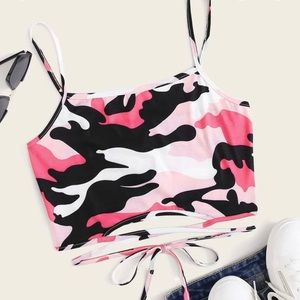 Pink camo cross cross cropped shirt